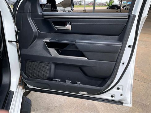 Used 2025 Toyota Tundra Limited AWD/4WD image 26