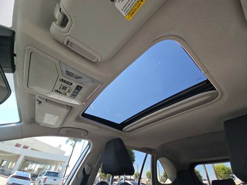 Used 2022 Toyota RAV4 XLE image 34