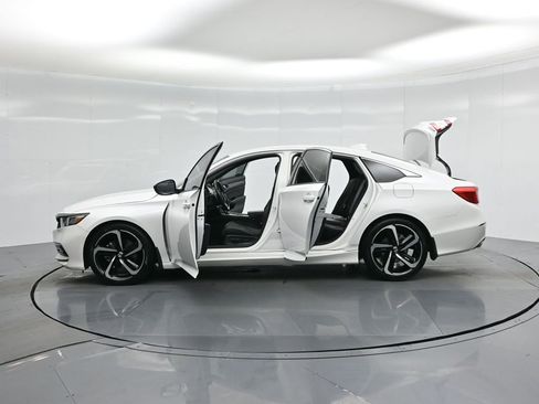 Used 2018 Honda Accord Sport image 31