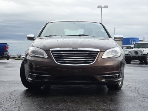 Used 2013 Chrysler 200 Limited image 8