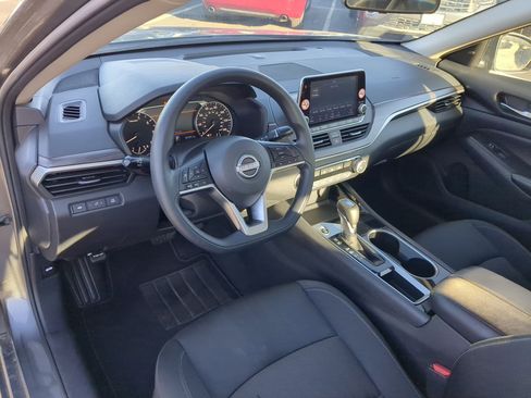 Used 2024 Nissan Altima 2.5 SV image 16