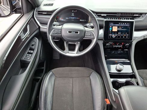 Certified 2022 Jeep Grand Cherokee L Laredo image 12