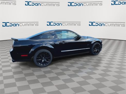 Used 2005 Ford Mustang GT Premium image 8