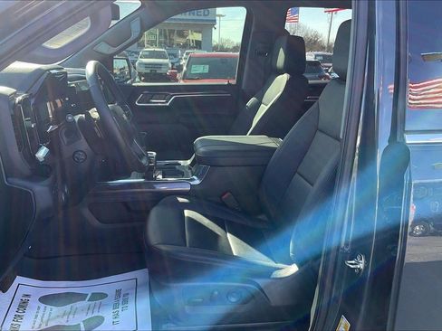 Used 2025 Chevrolet Silverado 1500 LTZ w/ LTZ Premium Package image 22