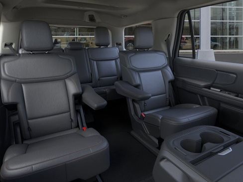 New 2026 Ford Expedition Active image 11