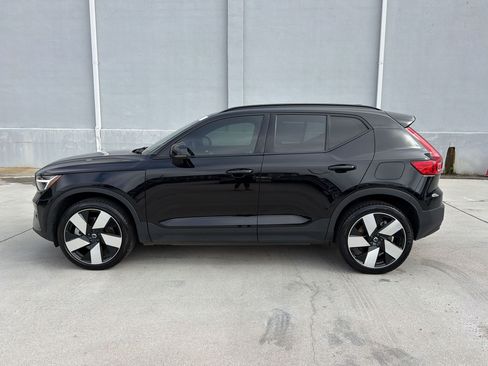 Used 2023 Volvo XC40 Recharge Ultimate AWD/4WD image 2