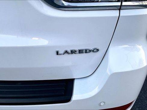 Used 2020 Jeep Grand Cherokee Laredo image 23