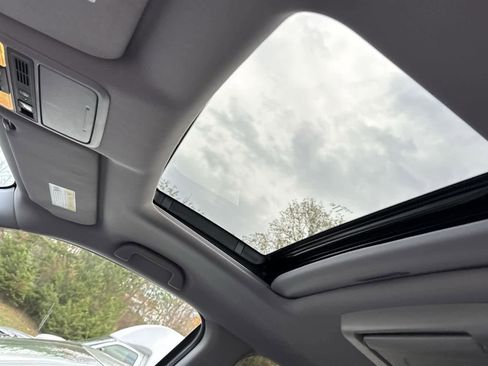 Used 2022 Honda Pilot Touring image 13