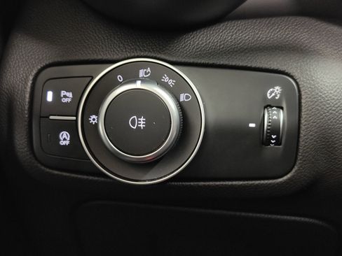 Certified 2022 Alfa Romeo Giulia Veloce image 27