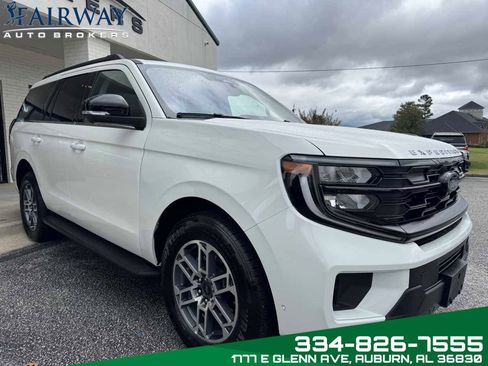 Used 2025 Ford Expedition Active image 4