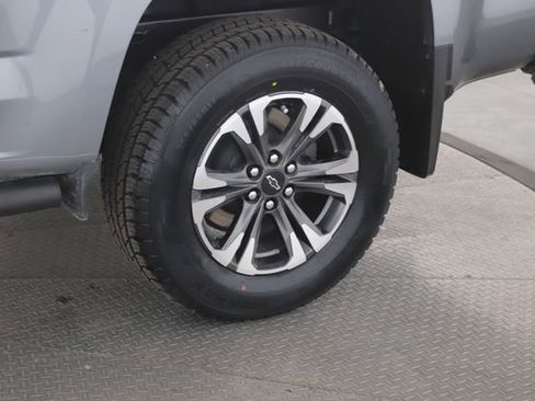 Used 2022 Chevrolet Colorado Z71 w/ Safety Package AWD/4WD image 14