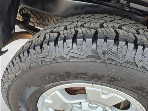 Used 2013 Toyota Tacoma 4x4 Double Cab w/ TRD Off-Road Pkg image 8
