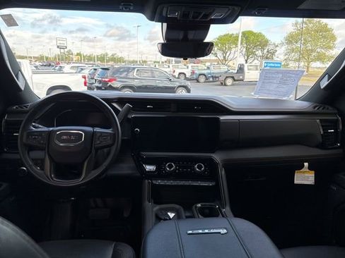 Used 2024 GMC Sierra 2500 AT4 w/ AT4 Premium Plus Package image 12