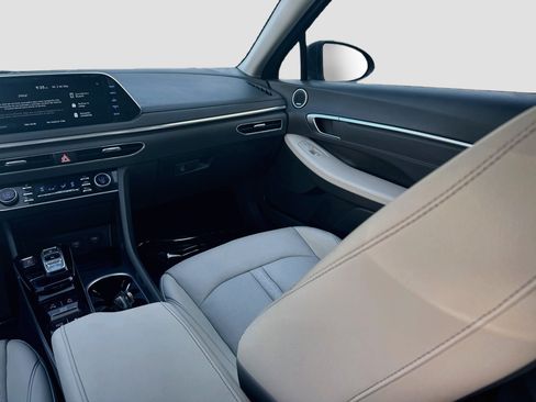 Used 2023 Hyundai Sonata Limited w/ Cargo Package FWD image 19