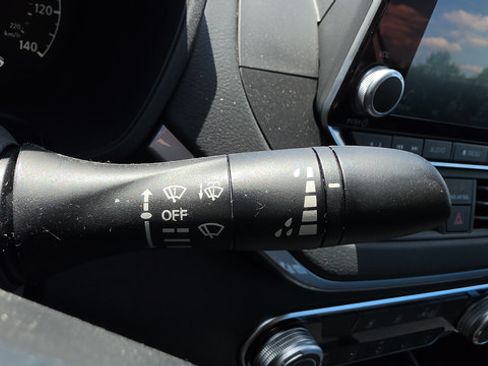Certified 2025 Nissan Altima 2.5 S FWD image 16