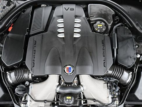 Used 2022 BMW ALPINA B7 xDrive w/ Luxury Rear Seating Package image 30