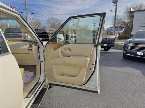 Used 2014 INFINITI QX80 4WD image 11