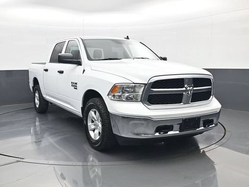 Used 2022 RAM 1500 Classic SLT w/ Electronics Group AWD/4WD image 3