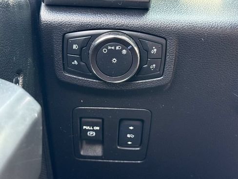 Used 2018 Ford F150 XLT w/ Equipment Group 302A Luxury AWD/4WD image 30