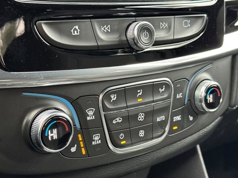 Certified 2022 Chevrolet Traverse LT w/ LPO, Floor Liner Package image 23