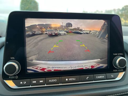 Used 2023 Nissan Rogue SV image 32