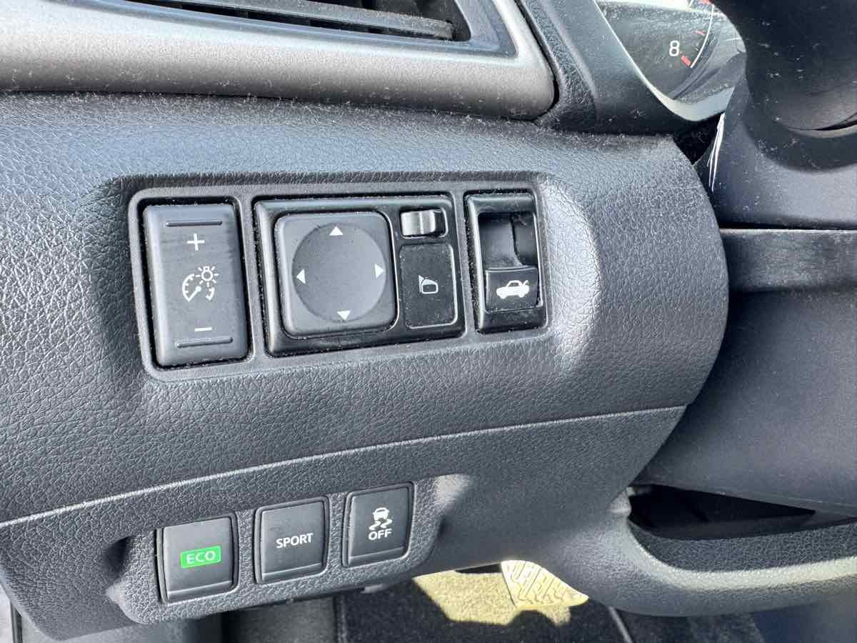Used 2015 Nissan Sentra S FWD image 35