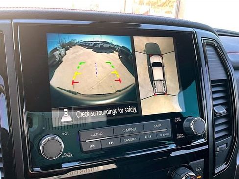 Used 2024 Nissan Titan PRO-4X w/ Pro-4x Convenience Package image 14