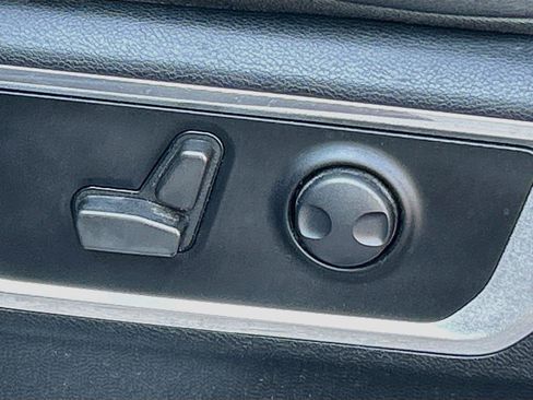 Used 2022 RAM 1500 Laramie AWD/4WD image 23