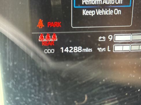Used 2025 Toyota Tundra Limited w/ TRD Off-Road Package AWD/4WD image 20