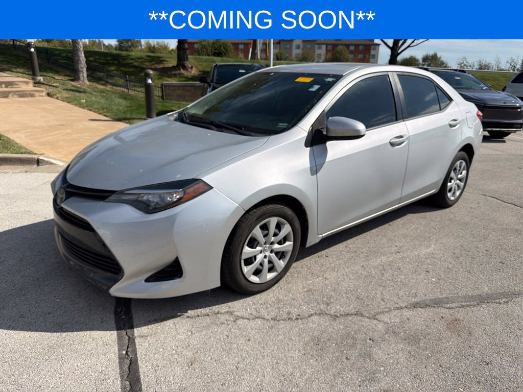Used 2019 Toyota Corolla LE FWD image 1