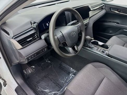 Used 2025 Toyota Camry LE image 9