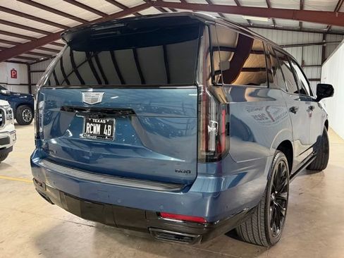 Used 2026 Cadillac Escalade Platinum Sport w/ LPO, ONYX Package AWD/4WD image 6