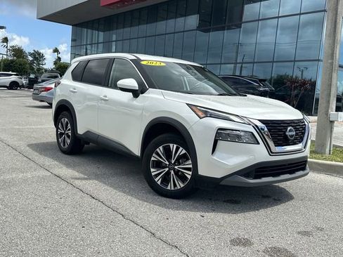 Certified 2023 Nissan Rogue SV FWD image 2