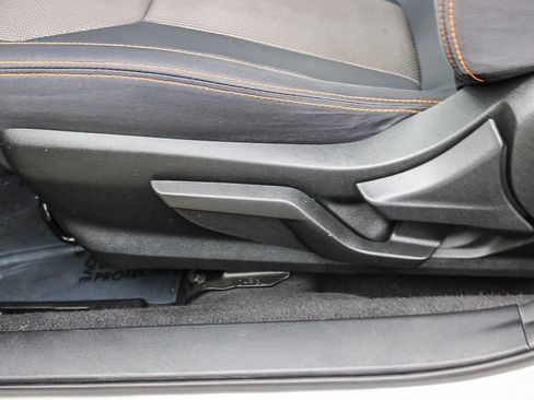 Used 2022 Volkswagen Taos SE w/ Panoramic Sunroof Package image 47