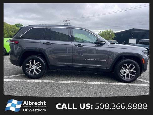 New 2025 Jeep Grand Cherokee Limited w/ Luxury Tech Group II AWD/4WD image 6