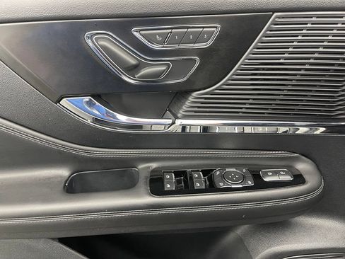 Used 2022 Lincoln Corsair AWD w/ Equipment Group 101A image 17
