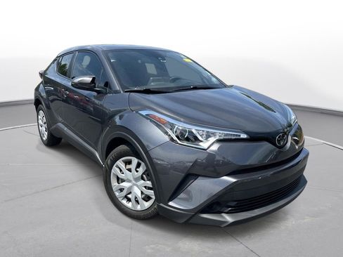 Used 2019 Toyota C-HR LE FWD image 4