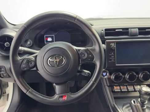 Used 2024 Toyota GR86 RWD image 19