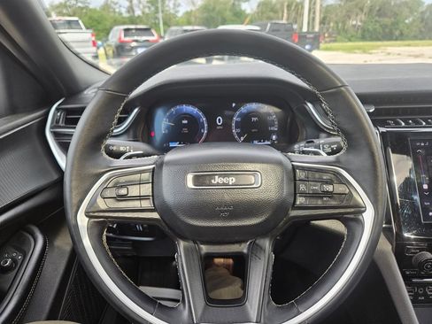 Used 2024 Jeep Grand Cherokee Altitude AWD/4WD image 12