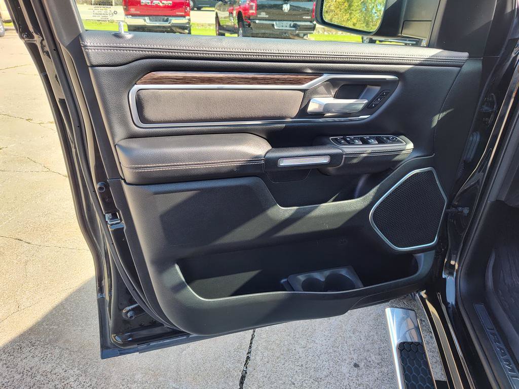 Used 2020 RAM 1500 Laramie AWD/4WD image 12