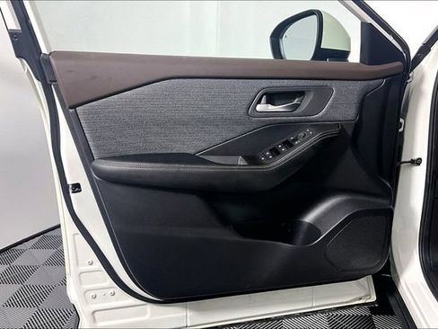 Used 2023 Nissan Rogue SV AWD/4WD image 26