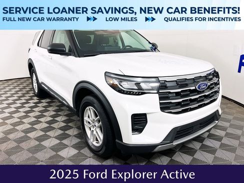 Used 2025 Ford Explorer Active image 1