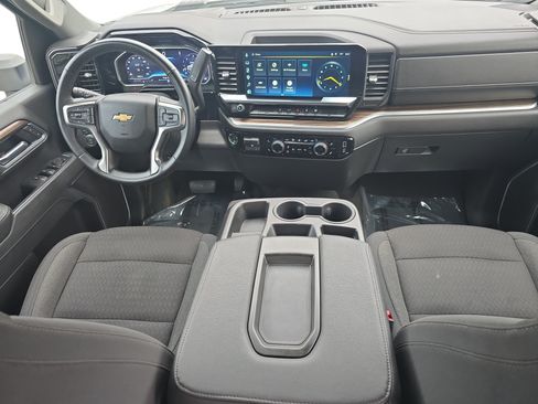 Used 2025 Chevrolet Silverado 2500 LT w/ Convenience Package AWD/4WD image 9