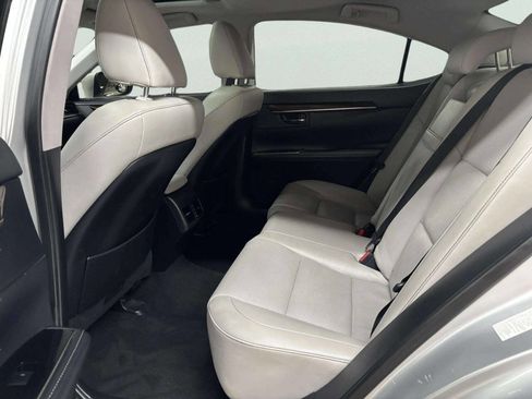 Used 2016 Lexus ES 350 w/ Premium Package w/Wood Trim FWD image 17