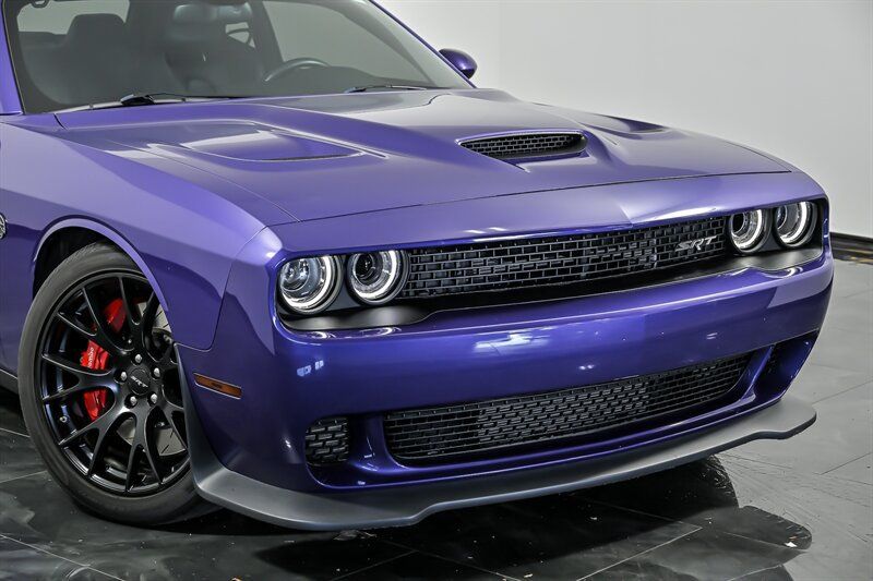 Used 2016 Dodge Challenger SRT Hellcat RWD image 2