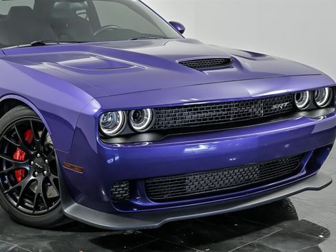 Used 2016 Dodge Challenger SRT Hellcat RWD image 2