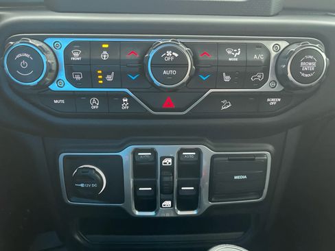 Used 2018 Jeep Wrangler Unlimited Sport S image 27