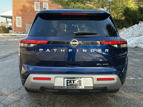 Certified 2022 Nissan Pathfinder SL image 6