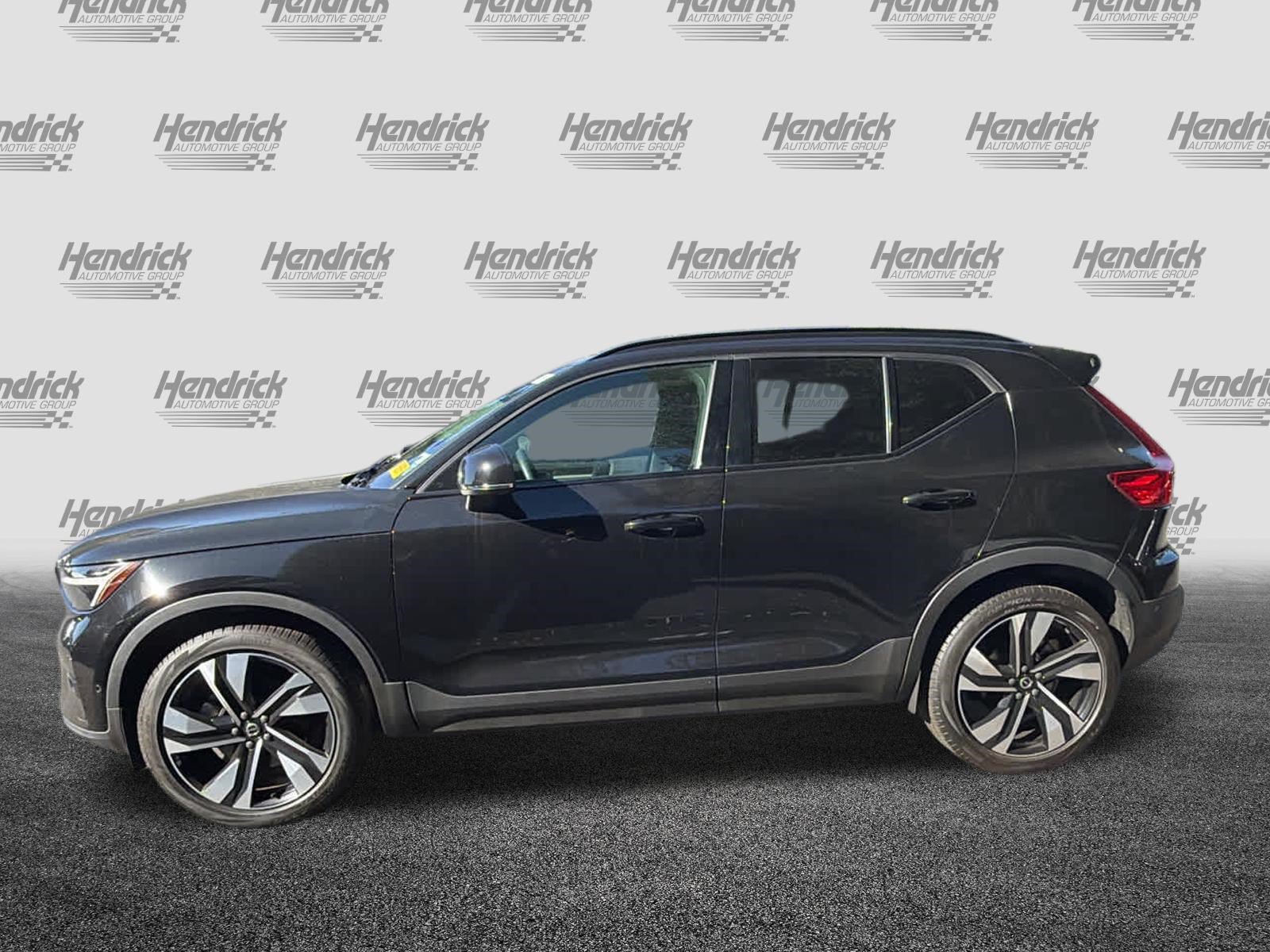Used 2023 Volvo XC40 B5 Plus w/ Climate Package AWD/4WD image 10