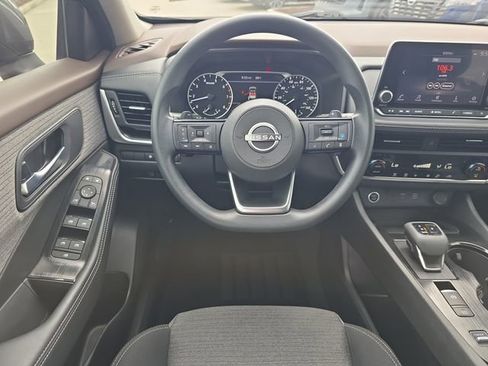 Certified 2023 Nissan Rogue SV FWD image 13